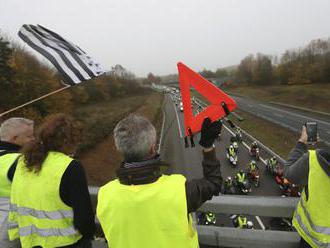 Protesty žltých viest vo Francúzsku pokračujú