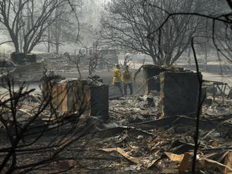 Počet obetí požiaru na severe Kalifornie stúpol na 88