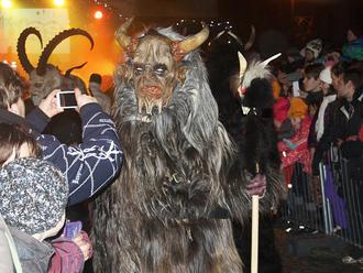 Krampus Show na náměstí v Žatci