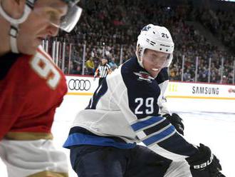 Video: Laine rozhodol o triumfe hetrikom, Tatar prispel k výhre Montrealu dvoma asistenciami v NHL