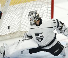 Peter Budaj sa stal jednotkou Los Angeles Kings, tímu sa zranil druhý brankár