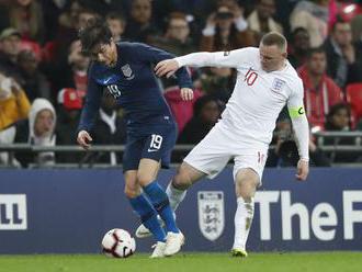 Video: Rooney sa lúčil s reprezentáciou. Strieľaj, kričali fanúšikovia pri každom jeho dotyku s lopt