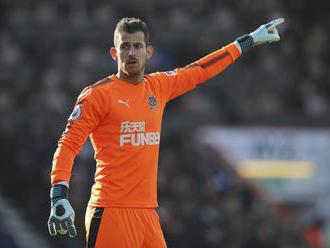 Video: Dúbravka dostal gól hlavou zo 16 metrov, ale Newcastle triumfoval tretíkrát po sebe