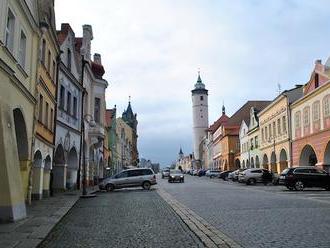 Domažlická šikmá věž a legendy o statečných Chodech a zlém Lomikarovi