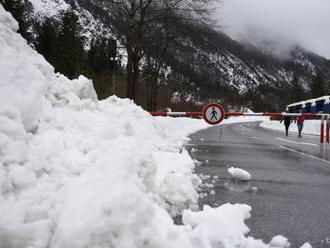 LYŽIARI A TURISTI POZOR: Tu hrozí zvýšené lavínové nebezpečenstvo