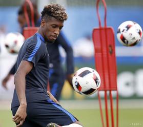 Futbalista Kingsley Coman mal autonehodu