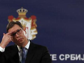 Protesty voči srbskému prezidentovi Vučičovi pokračujú štvrtý týždeň