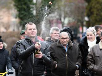 FOTO Súťaž, ktorú si zamiluje každý: Ako ďaleko vystrelíte zátku zo šampanského?