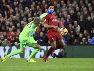 Video: Arsenal otočil derby s „kohútmi“, Liverpool udrel v závere a vyhrala aj Chelsea