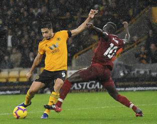 Video: FC Liverpool zdolal Wolverhampton a poistil si líderskú pozíciu