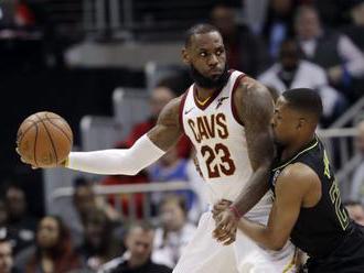 Video: Griffin neuspel proti bývalému klubu, hviezdny LeBron s triple-double