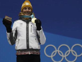 Foto: Kuzminová už má v rukách zlato, na ceremoniáli jej medailu odovzdala Barteková