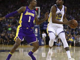 Video: Golden State v derby zdolalo Lakers, v NBA sa aj predlžovalo