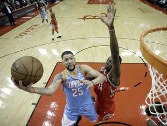 Video: Houston stále vládne celej NBA, Toronto vyhralo desiaty a Portland 11. zápas za sebou