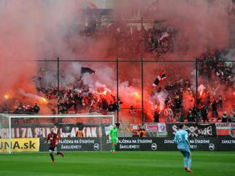 Derby medzi Trnavou a Slovanom má dohru, vedenie „belasých“ podalo sťažnosť na výkon roz