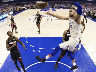 Video: Golden State, New Orleans, Toronto a Philadelphia vstúpili víťazne do play-off NBA