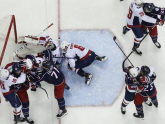 Video: Capitals vyrovnali sériu 1. kola play-off NHL, Chára s dvoma pluskami pri triumfe Bostonu