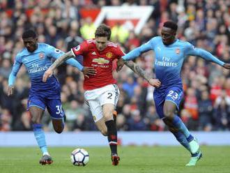 ManCity hladko zvíťazil 4:1, o triumfe ManUtd nad Arsenalom v 91. minúte rozhodol Fellaini