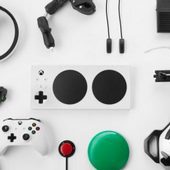 Microsoft Adaptive Controller: ovladačový hub nejen pro hráče se specifickými potřebami