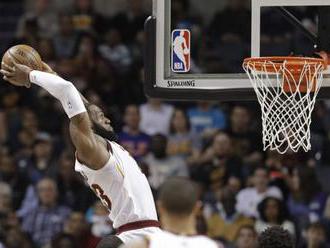 Video: LeBron James zničil v semifinále play-off NBA domáce Toronto, po druhý raz uspel aj Boston