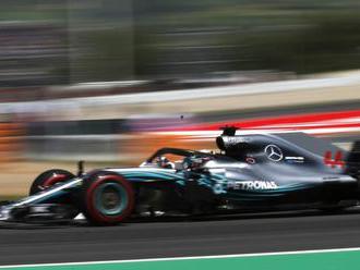 Hamilton odštartuje Veľkú cenu Španielska na „pole position“, Vettel až z tretieho miest