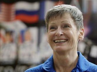 Astronautka a rekordmanka NASA Peggy Whitsonová odchádza do penzie