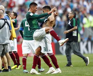 Mexico City zaplavili po triumfe na MS tisícky oslavujúcich fanúšikov