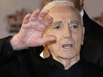 Šansoniér Ch. Aznavour sa ešte nezotavil z dvojnásobnej fraktúry ruky