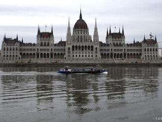 Maďarský parlament schválil siedmu novelu ústavy