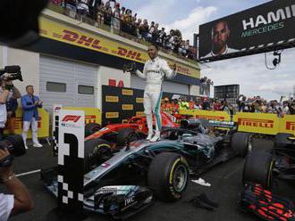 F1: Hamilton triumfoval na VC Francúzska a vrátil sa na čelo seriálu