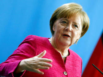 Merkelová: V NATO panuje napätie, pre nemeckú obranu je ale stále mimoriadne dôležité
