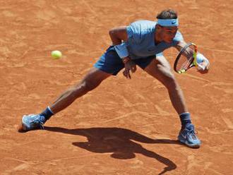 Nadal si po jedenásty raz zahrá semifinále Roland Garros, pomohla mu dažďová prestávka