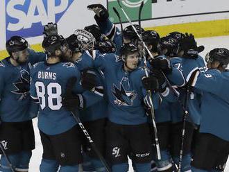 NHL: San Jose podpísalo zmluvy s Tierneym a Merkleym