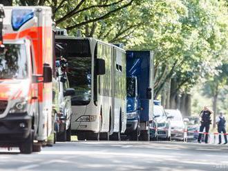 Útočníka z autobusu v Lübecku predviedli pred vyšetrujúceho sudcu