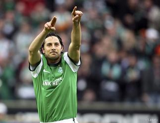 Claudio Pizarro sa opäť vrátil do Werderu Brémy