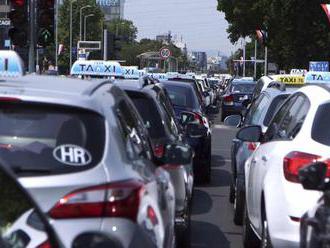 Španielski taxikári protestujú vo veľkom štrajku