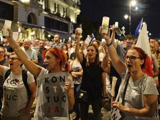 Vo viacerých mestách v Poľsku protestovali proti reformám súdnictva