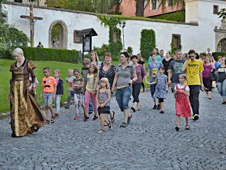 Noční prohlídky na zámku Benešov nad Ploučnicí