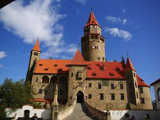 Mohelnický dostavník - Hrad Bouzov