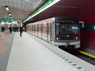   Skutečně se to děje, operátoři začali pokrývat pražské metro signálem