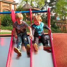 Léto má být o radosti – pozor na skluzavky a trampolíny!