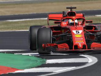 Vettel uspel na druhom tréningu pred VC Veľkej Británie, Hamilton dorazil o 0,2 sekundy neskôr