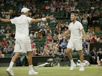 Mike Bryan a Jack Sock po tuhom boji vo finále Wimbledonu získali titul zo štvorhry