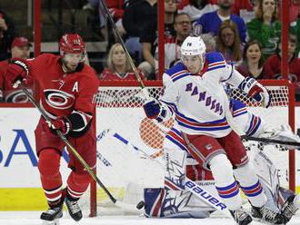 Obranca Brady Skjei podpísal dlhoročný kontrakt s New York Rangers