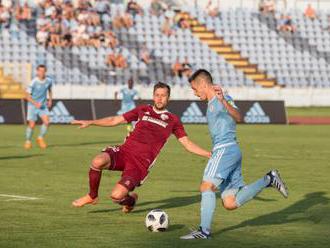 Slovan a DAC vo Fortuna lige hladko zvíťazili, Trenčín so „štvorkou“ od „Ruže̶