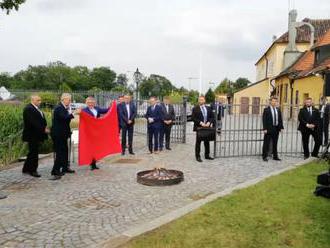 Českému hradu hrozí pokuta za spálenie trenírok