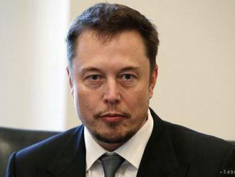 Tweetom o privatizácii Tesly sa Elon Musk dostáva do problémov