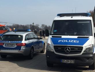 Nemecká polícia prepustila osoby, ktoré zatkla po útoku na autobus