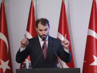 Turecko nezavedie kapitálové kontroly, tvrdí minister Albayrak