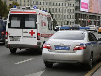 Muž z Kaukazu postrelil policajta pri moskovskom ministerstve